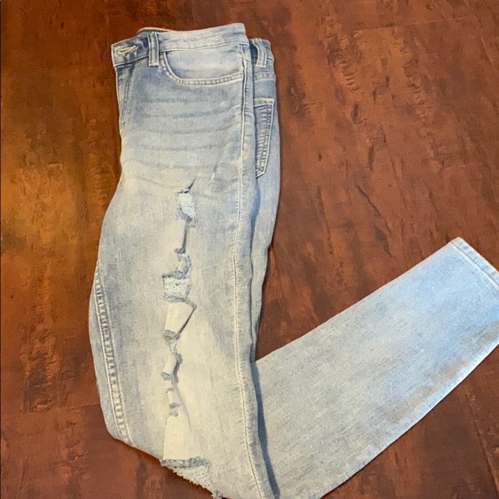 Light blue washed jeans